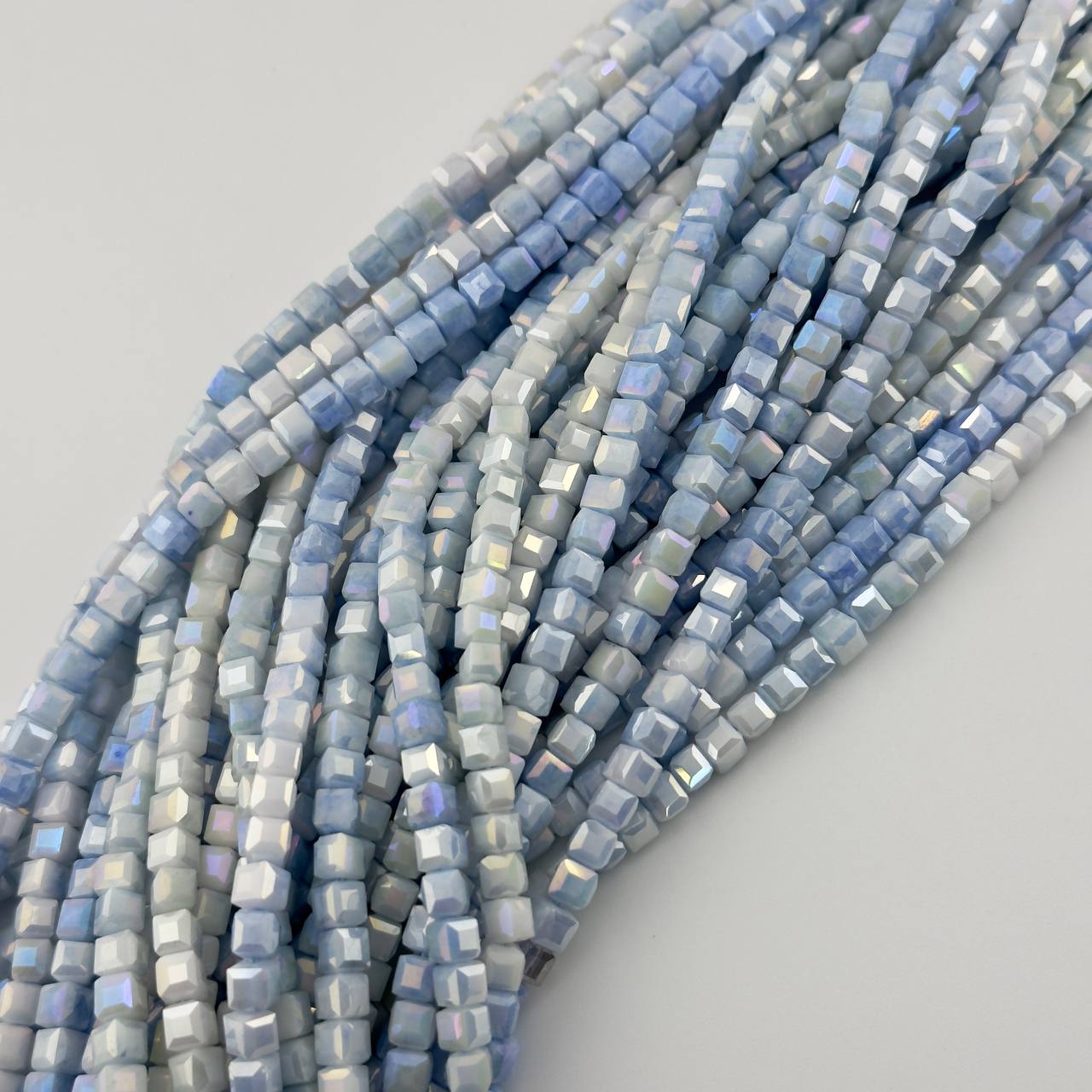 Чешское стекло размер 4мм цвет синий